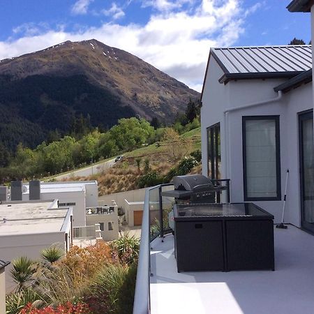 The Queenstown Bothy Екстериор снимка