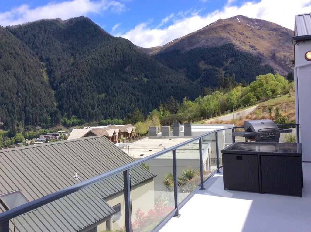 The Queenstown Bothy Екстериор снимка
