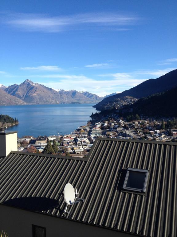 The Queenstown Bothy Стая снимка