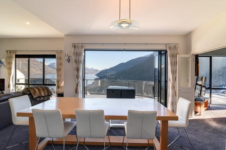 The Queenstown Bothy Екстериор снимка