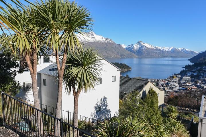 The Queenstown Bothy Екстериор снимка