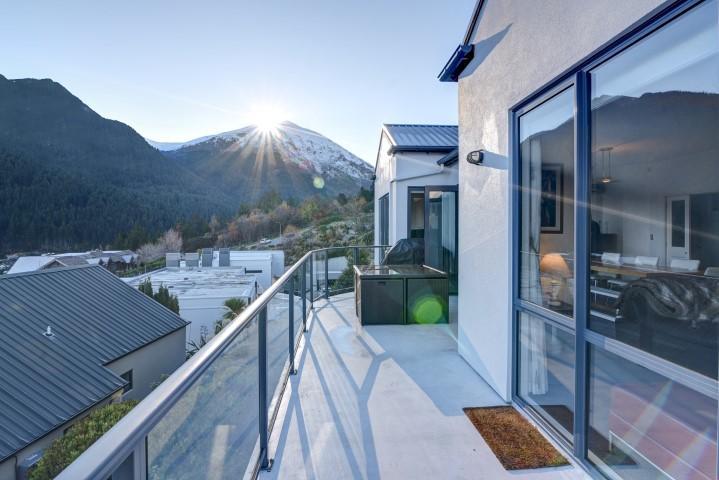 The Queenstown Bothy Екстериор снимка
